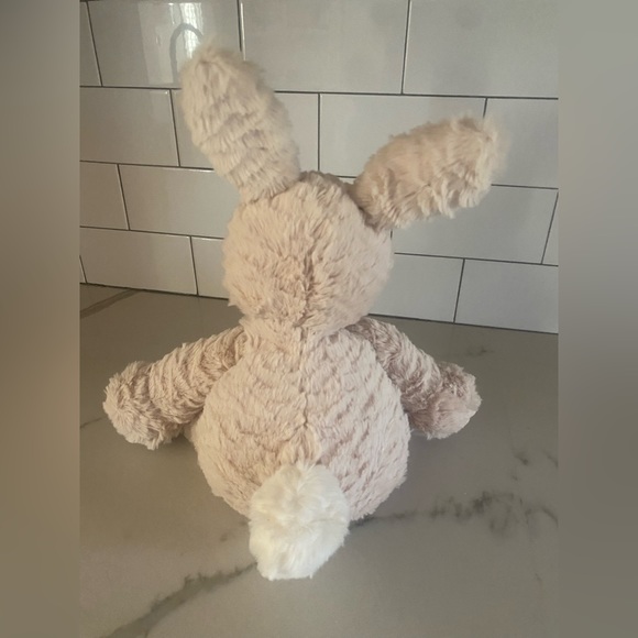 Jellycat- Retired Design.  Fuddlewuddle Champagne Bunny Medium 9" Seated - Picture 4 of 5